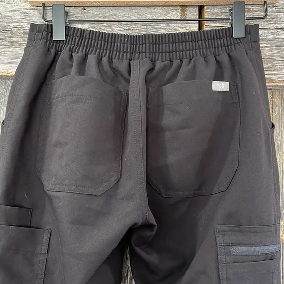 FIGS Pants - Picture 15 of 16